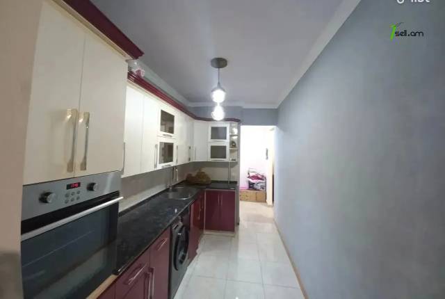 4 սենյականոց բնակարան Լեփսիուսի փողոցում, 90 ք.մ., նախավերջին հարկ, եվրովերանորոգված