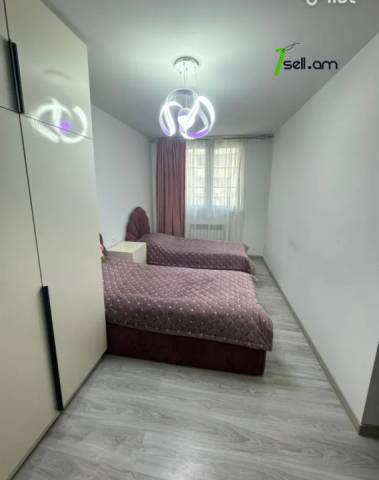 4 սենյականոց բնակարան Դրոյի փողոցում, 108 ք.մ., դիզայներական ոճով վերանորոգված, քարե շենք