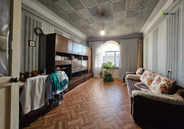 3 սենյականոց բնակարան Տիգրան Մեծի պողոտայում, 94 ք.մ., բարձր առաստաղներ, քարե շենք