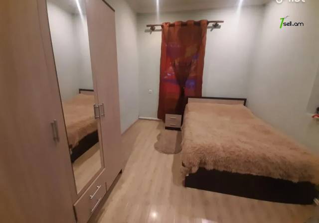 Մեկ հարկանի քարե տուն Սիլիկյան 12-րդ փողոցում Աջափնյակում, 500 ք.մ., 3+ սանհանգույց