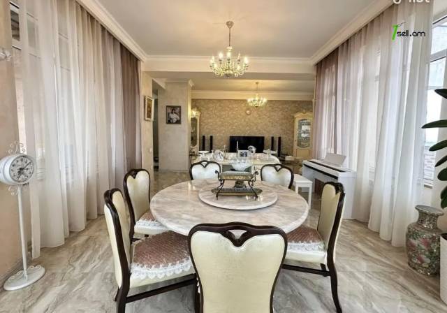 Ընդարձակ 3 սենյականոց բնակարան նորակառույց շենքում, Ծիծեռնակաբերդի խճուղի, 183 քմ, 7/12 հարկ