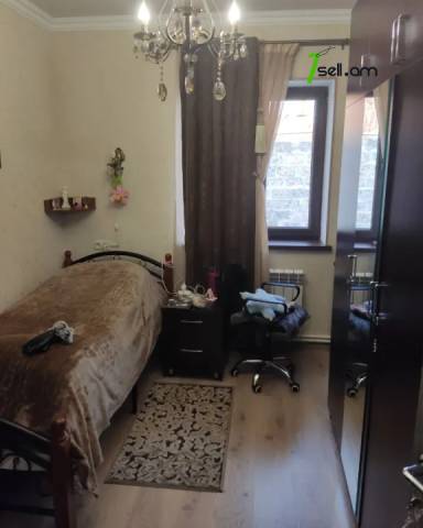 Մեկ հարկանի քարե տուն Ներքին Շենգավիթ 8-րդ փողոցում Շենգավիթում, 500 ք.մ., կապիտալ վերանորոգված