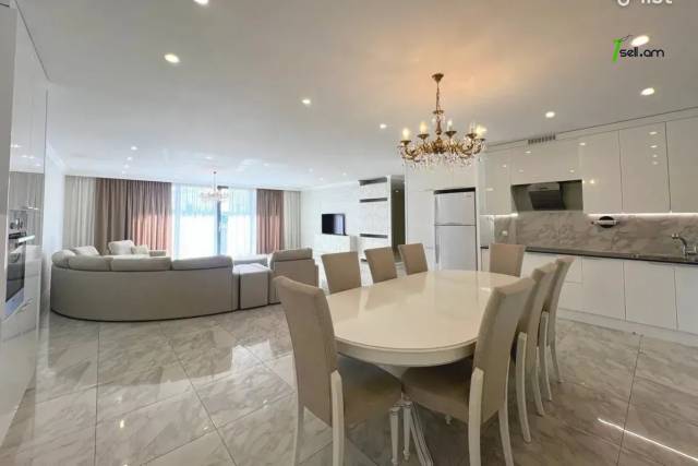 Ընդարձակ 4 սենյականոց բնակարան նորակառույց շենքում Վարդանանց փողոցում, 206 քմ, 20/23 հարկ