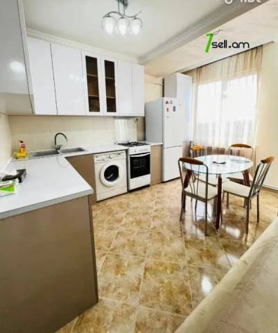 2 սենյականոց բնակարան Արամ Խաչատրյան փողոցում, 49 քմ, 9/13 հարկ, եվրովերանորոգված