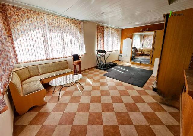 Երկու հարկանի քարե տուն Քանաքեռ Զեյթունում, 1600 ք.մ., 3+ սանհանգույց, կապիտալ վերանորոգված