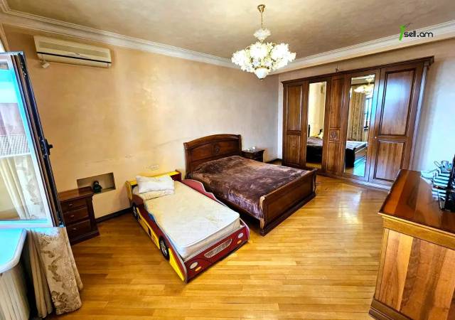 Երեք հարկանի քարե տուն Քեռու փողոցում Արաբկիրում, 1600 ք.մ., 3+ սանհանգույց, կապիտալ վերանորոգված