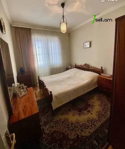 4 սենյականոց բնակարան Հայկ Գյուլիքևխյանի փողոցում, 90 ք.մ., կապիտալ վերանորոգված, քարե շենք