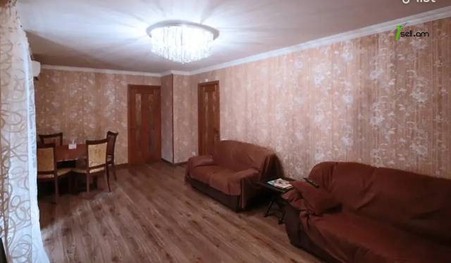 3 սենյականոց բնակարան Հանրապետության փողոցում, 83 ք.մ., 3/5 հարկ, եվրովերանորոգված, քարե շենք