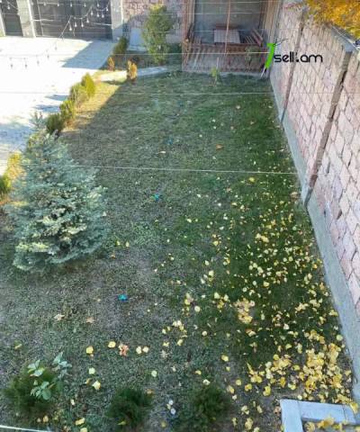 Երկու հարկանի քարե տուն Բագրևանդի փողոցում Նոր Նորքում, 800 ք.մ., 3+ սանհանգույց, եվրովերանորոգված