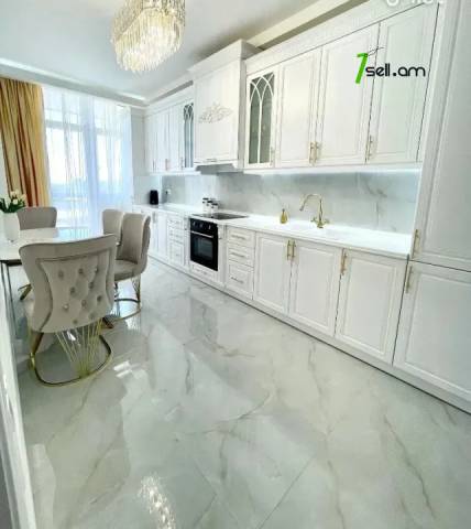 4 սենյականոց բնակարան նորակառույց շենքում Ռոստոմի փողոցում, 165 ք.մ., 3+ սանհանգույց