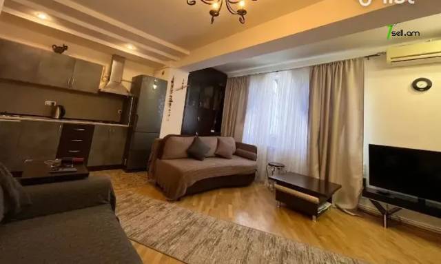 2 սենյականոց բնակարան Գուլակյան փողոցում, 50 ք.մ., բարձր առաստաղներ, 2/5 հարկ, կապիտալ վերանորոգված