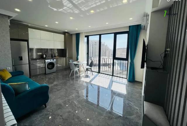 2 սենյականոց բնակարան Դերենիկ Դեմիրճյանի փողոցում, 40 քմ, 7/10 հարկ, կապիտալ վերանորոգված