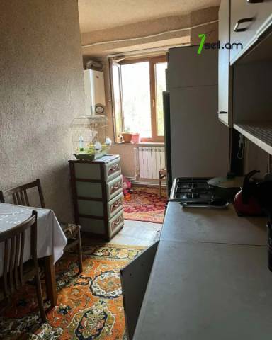 3 սենյականոց բնակարան Խաղաղ Դոնի փողոցում, 78 ք.մ., 4/9 հարկ, կոսմետիկ վերանորոգում