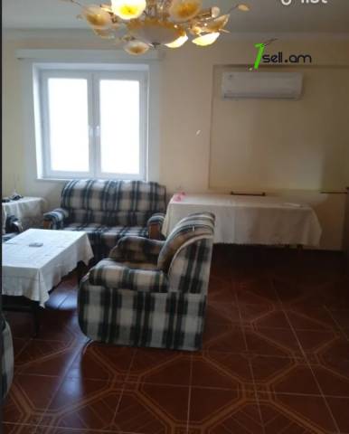 Երկու հարկանի քարե տուն 1-ին փողոցում Նուռնուսում, 120 ք.մ., 2 սանհանգույց, եվրովերանորոգված