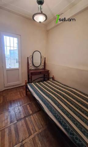 3 սենյականոց բնակարան Տիգրան Մեծի պողոտայում, 102 ք.մ., 2/5 հարկ, կապիտալ վերանորոգված, քարե շենք