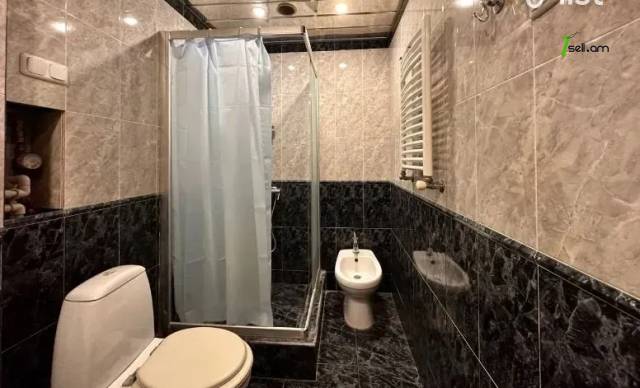 3 սենյականոց բնակարան Խորենացու փողոցում, 93 ք.մ., մի քանի պատշգամբ, կապիտալ վերանորոգված