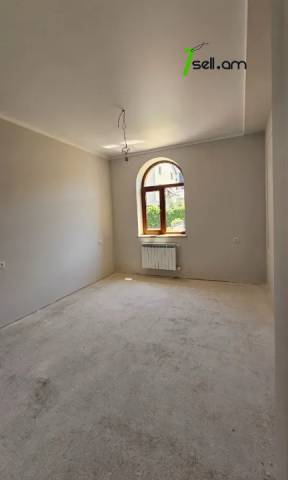 Երեք հարկանի տուն, Դուրյան թաղամաս Ավանում, 1190 քմ, 3+ սանհանգույց, կապիտալ վերանորոգված