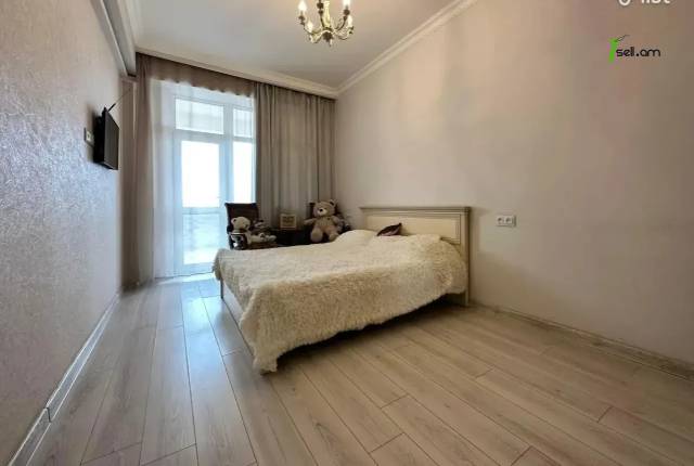 Ընդարձակ 3 սենյականոց բնակարան նորակառույց շենքում, Ծիծեռնակաբերդի խճուղի, 183 քմ, 7/13 հարկ