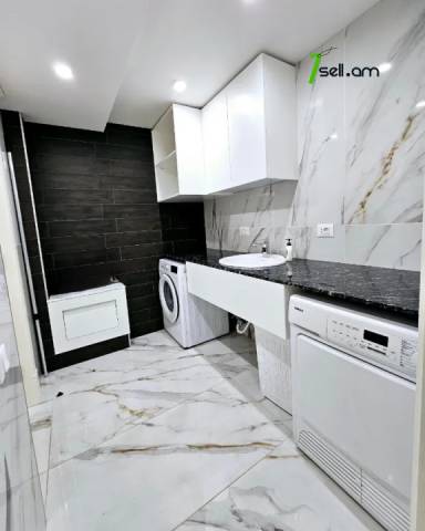 Երեք հարկանի քարե տուն, Նորք-Մարաշ վարչական շրջան Նորք Մարաշում, 660 ք.մ., 3+ սանհանգույց