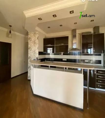 2 սենյականոց բնակարան Բաբայան փողոցում, 44 ք.մ., բարձր առաստաղներ, եվրովերանորոգված, քարե շենք