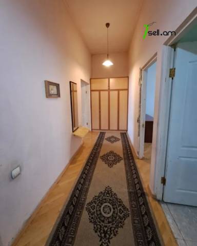 3 սենյականոց բնակարան նորակառույց շենքում Նար–Դոսի փողոցում, 70 ք.մ., կապիտալ վերանորոգված