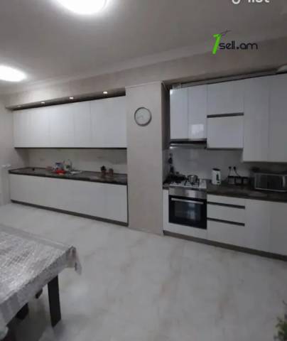 4 սենյականոց բնակարան նորակառույց շենքում Գրիբոյեդովի փողոցում, 120 ք.մ., 3/16 հարկ, 2 սանհանգույց