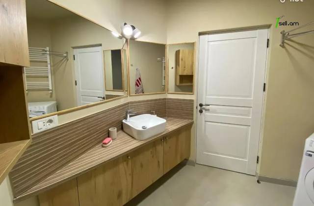 2 սենյականոց բնակարան նորակառույց շենքում Օրբելի եղբայրների փողոցում, 77 ք.մ., 3/15 հարկ