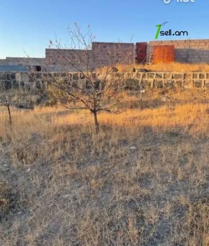 Հողատարածք բնակելի շինությունների համար Զովունիում, 1000 ք.մ.