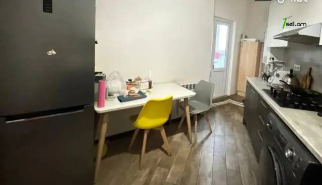 4 սենյականոց բնակարան, Նորաշեն թաղամաս, 97 քմ, 9/16 հարկ, 2 սանհանգույց, կապիտալ վերանորոգված