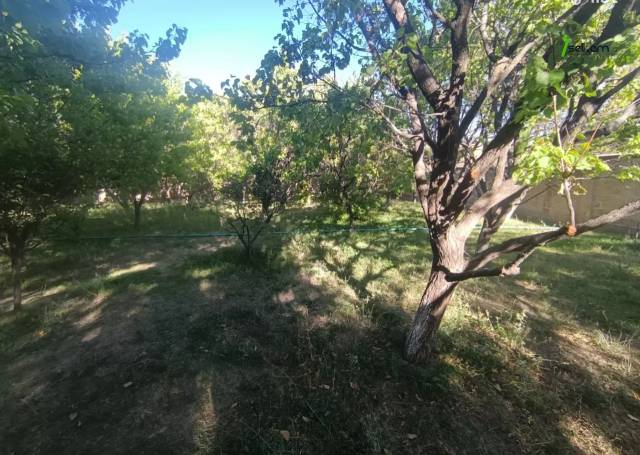 Հողատարածք բնակելի շինությունների համար Աբովյանում, 2100 ք.մ.