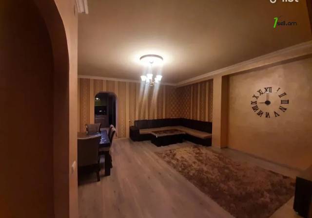 Մեկ հարկանի քարե տուն Սիլիկյան 12-րդ փողոցում Աջափնյակում, 500 ք.մ., 3+ սանհանգույց