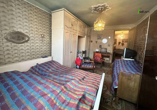3 սենյականոց բնակարան Խորենացու փողոցում, 81 ք.մ., 3/5 հարկ, քարե շենք