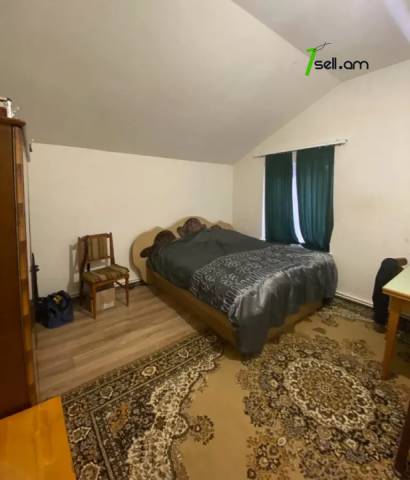 Երկու հարկանի տուն Վահան Տերյանի 1-ին փողոցում Ավանում, 222 ք.մ., 2 սանհանգույց