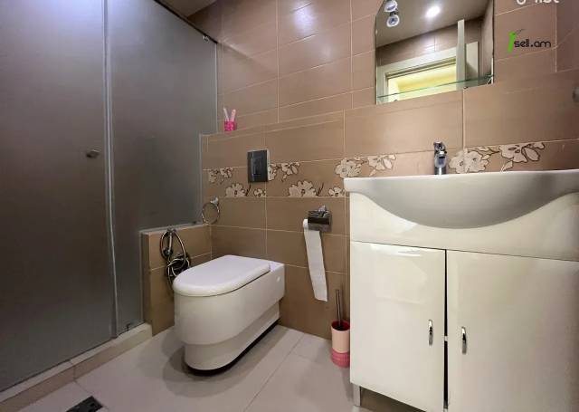 4 սենյականոց բնակարան նորակառույց շենքում Վերին Անտառային փողոցում, 176 ք.մ., 3+ սանհանգույց