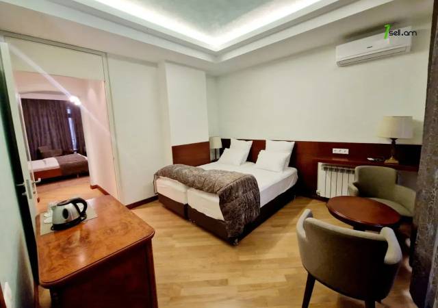 Չորս հարկանի քարե տուն Նաիրի Զարյան փողոցում Արաբկիրում, 600 ք.մ., 3+ սանհանգույց