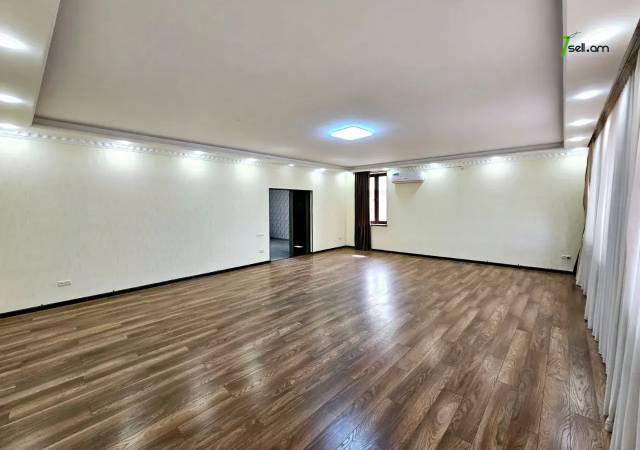 Բազմաֆունկցիոնալ գույք Մելքումովի փողոցում Աջափնյակում, 600 ք.մ.