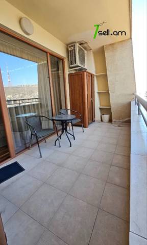 Ընդարձակ 3 սենյականոց բնակարան նորակառույց շենքում Վարդանանց փողոցում, 155 ք.մ., նախավերջին հարկ