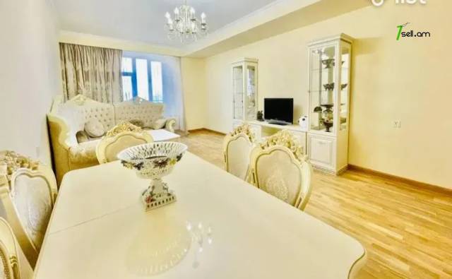 4 սենյականոց բնակարան նորակառույց շենքում Սևակի փողոցում, 127 ք.մ., 2 սանհանգույց, բարձր առաստաղներ