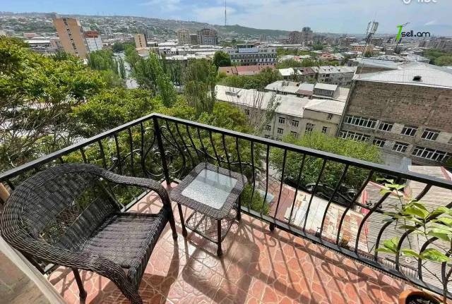 4 սենյականոց բնակարան նորակառույց շենքում Անտառային փողոցում, 125 ք.մ., 2 սանհանգույց