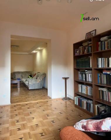 4 սենյականոց բնակարան Հրաչյա Աճառյանի փողոցում, 103 քմ, կապիտալ վերանորոգված, քարե շենք