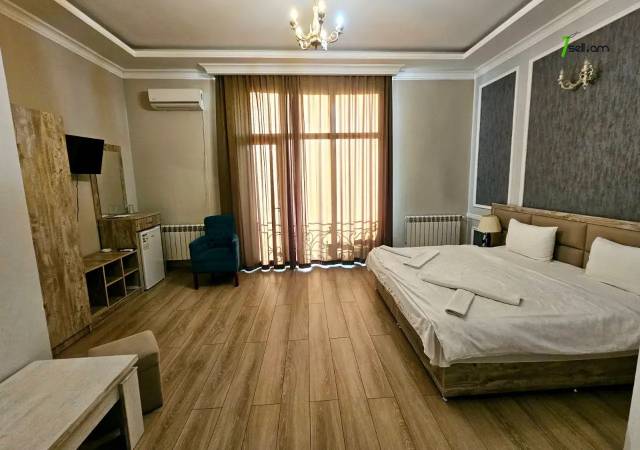 Երեք հարկանի քարե տուն Նար-Դոսի փողոցում կենտրոնում, 1510 ք.մ., 3+ սանհանգույց, կապիտալ վերանորոգված