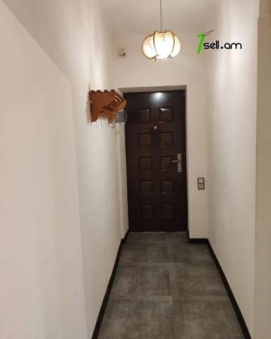 2 սենյականոց բնակարան Էստոնական փողոցում, 54 ք.մ., 2/5 հարկ, կոսմետիկ վերանորոգում, քարե շենք