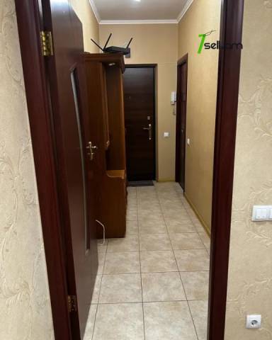 2 սենյականոց բնակարան Արամ Խաչատրյանի փողոցում, 60 ք.մ., 2/5 հարկ, կապիտալ վերանորոգված, քարե շենք