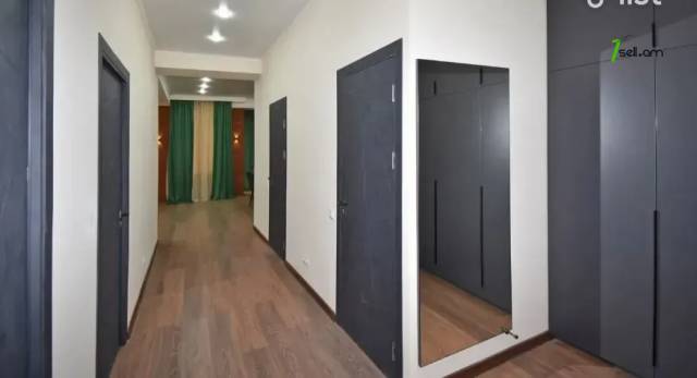 3 սենյականոց բնակարան նորակառույց շենքում Գարեգին Հովսեփյան փողոցում, 111 ք.մ., 2 սանհանգույց