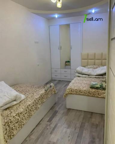 3 սենյականոց բնակարան Կորյունի փողոցում, 90 ք.մ., կապիտալ վերանորոգված, քարե շենք