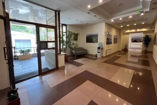 5 սենյականոց բնակարան նորակառույց շենքում Աբովյան փողոցում, 225 քմ, 6/14 հարկ, 3+ սանհանգույց