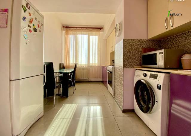 3 սենյականոց բնակարան Ավետիս Ահարոնյան փողոցում, 94 քմ, 7/9 հարկ, եվրովերանորոգված