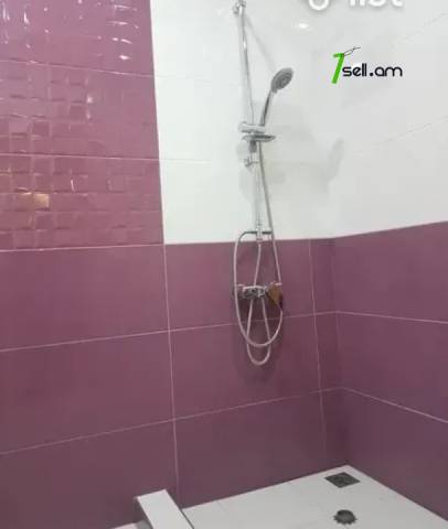 3 սենյականոց բնակարան նորակառույց շենքում Սասնա Ծռերի փողոցում, 68 ք.մ., բարձր առաստաղներ