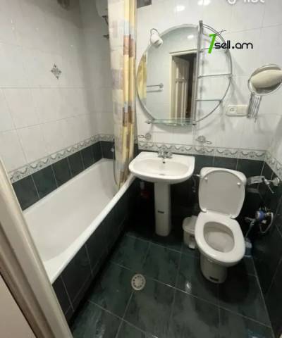 2 սենյականոց բնակարան Մարշալ Բաղրամյան պողոտայում, 48 քմ, կոսմետիկ վերանորոգում, քարե շենք