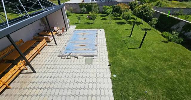 Երեք հարկանի քարե տուն, Avan-Arinj Առինջում, 800 քմ, 3+ սանհանգույց, կապիտալ վերանորոգված